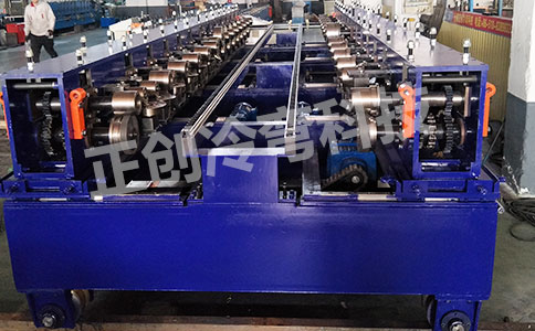 全自動PU發(fā)泡機設備